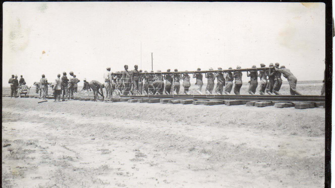 Prisioneros durante la construcción del ferrocarril
