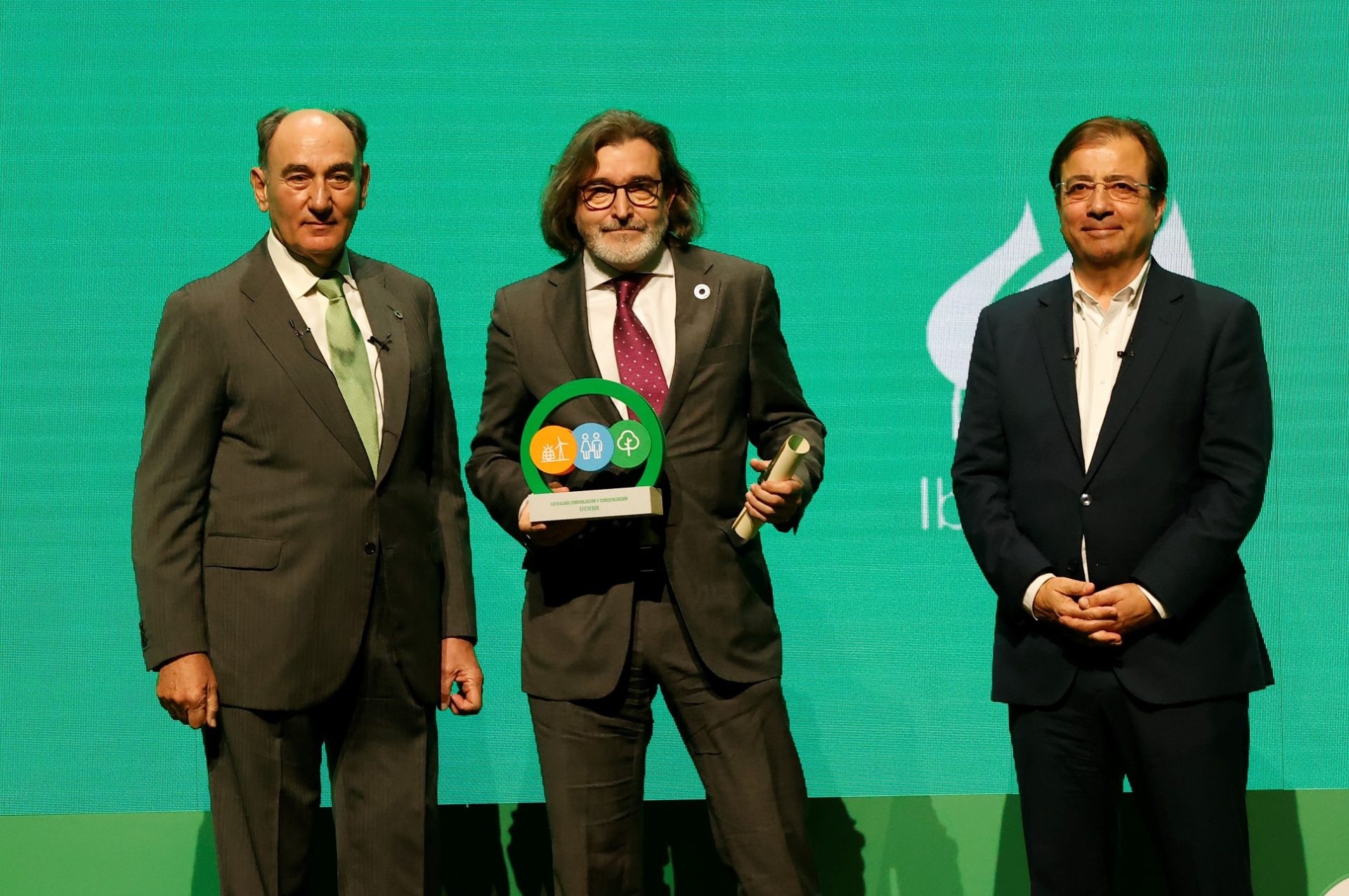 EFEverde recibe el I premio de comunicación para la convivencia entre renovables y el entorno