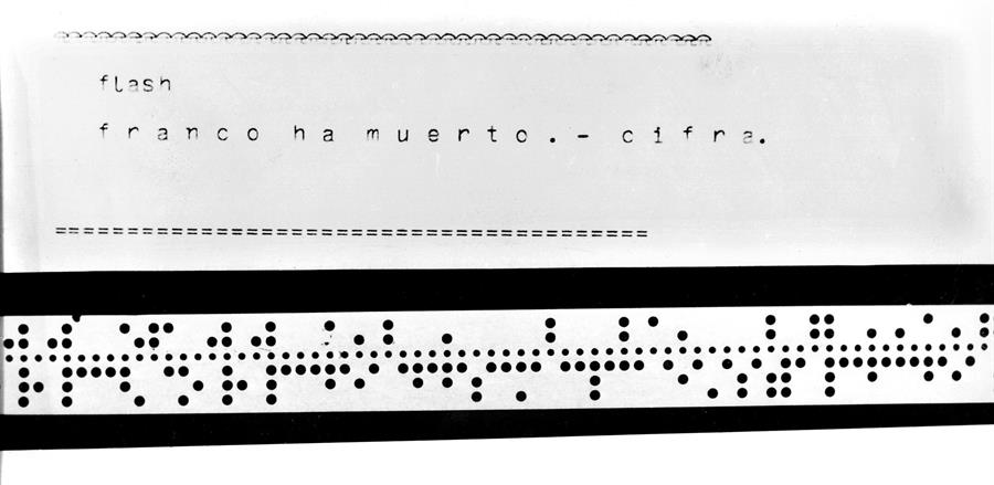 Madrid, 20-11-1975.- Flash de teletipo de la agencia Cifra (EFE) anunciando la muerte de Francisco Franco. EFE
