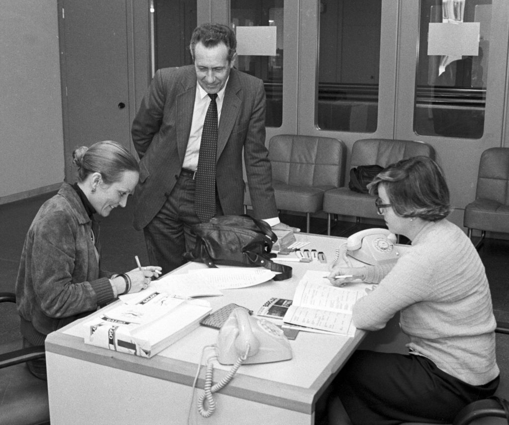 Barajas (Madrid), 29/11/1983.- Oficina de la Agencia EFE, en el aeropuerto de Barajas. EFE