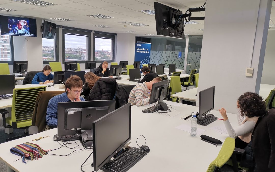 El aula de la Escuela de EFE acoge las pruebas de la II Beca “Carlos del Amo” de periodismo cultural
