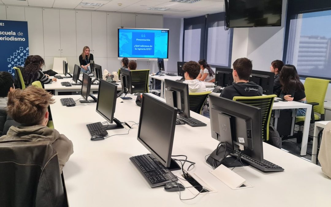 Alumnos de once centros educativos visitan EFE y descubren el mundo del periodismo