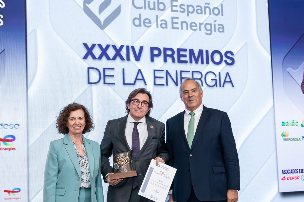 Arturo Larena recibe el premio EDP