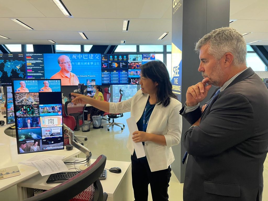 Beijing (China) 06/09/2024.- El presidente de la Agencia EFE, Miguel Ángel Oliver, durante su visita a la sede de la China Media Group (CMG).