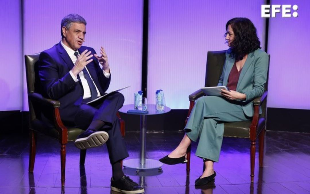 El alcalde de Buenos Aires celebra el fin de la crisis diplomática con España en una tribuna Efe-Casa de América
