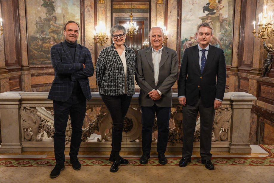 Madrid, 18/02/2025.- (De izquierda a derecha) José Carlos Díez, Laura Cristóbal, Miguel Sebastián y León de la Torre durante la celebración en Casa de América del debate "Aranceles, comercio y conflicto en la nueva era Trump". Casa de América