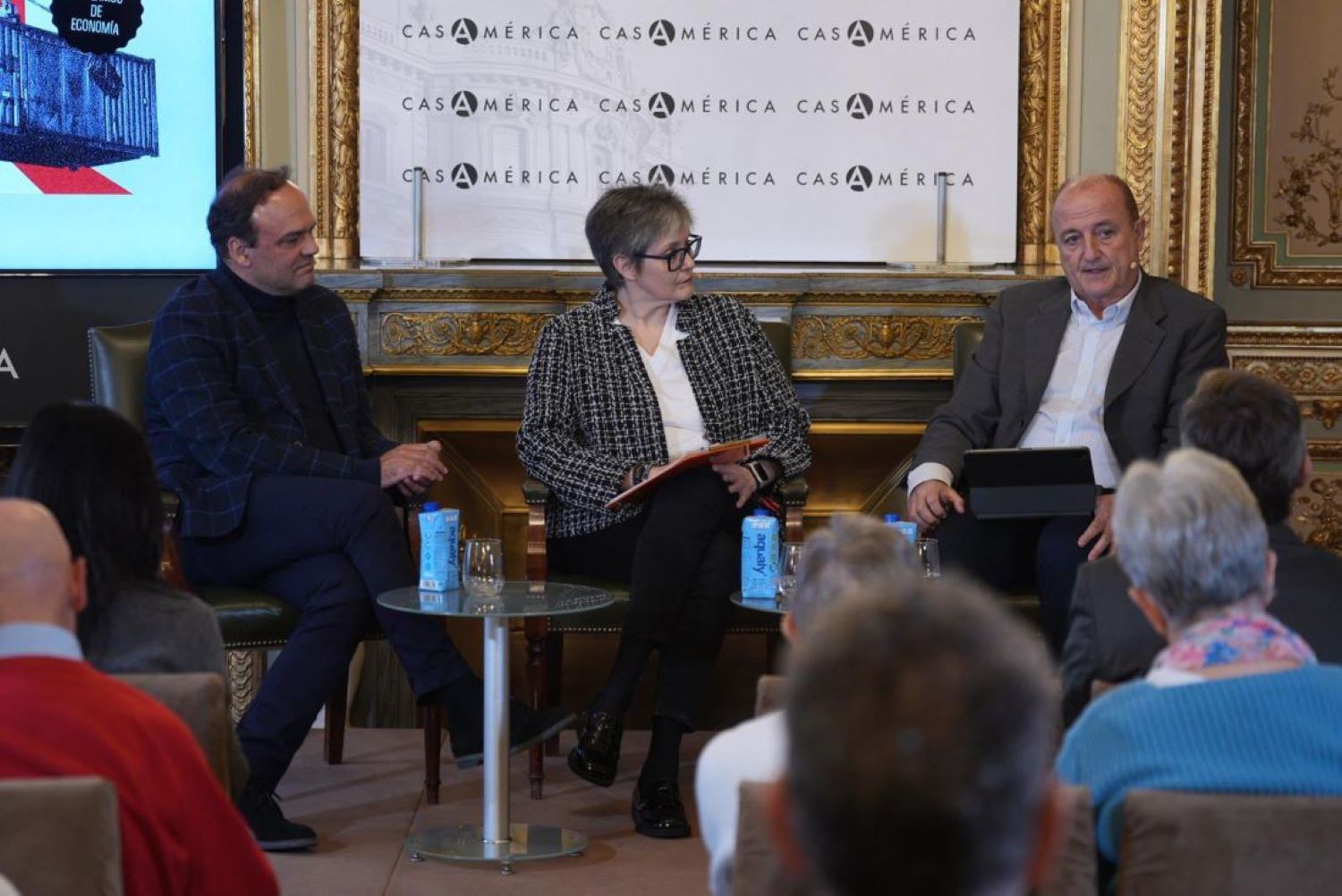 Madrid, 18/02/2025.- (De izquierda a derecha) José Carlos Díez, Laura Cristóbal y Miguel Sebastián durante la celebración en Casa de América del debate "Aranceles, comercio y conflicto en la nueva era Trump". Casa de América