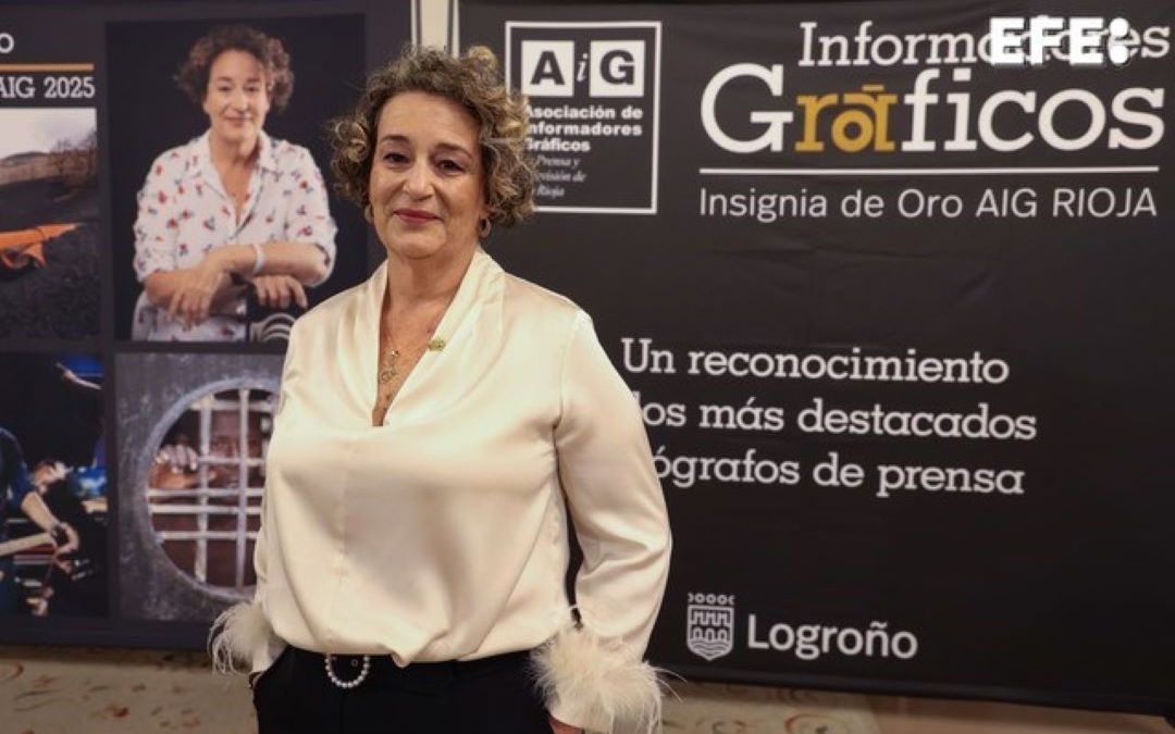 La fotógrafa de EFE Elvira Urquijo, reconocida por los Informadores Gráficos de La Rioja