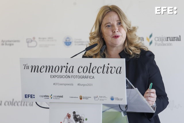 Burgos, 28/04/2025.- Intervención de la alcaldesa de Burgos, Cristina Ayala, en la inauguración de la exposición de EFE 