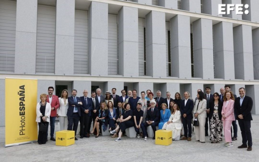 La exposición de la Agencia EFE y PHotoESPAÑA revela la magnitud de la dana en 50 fotografías