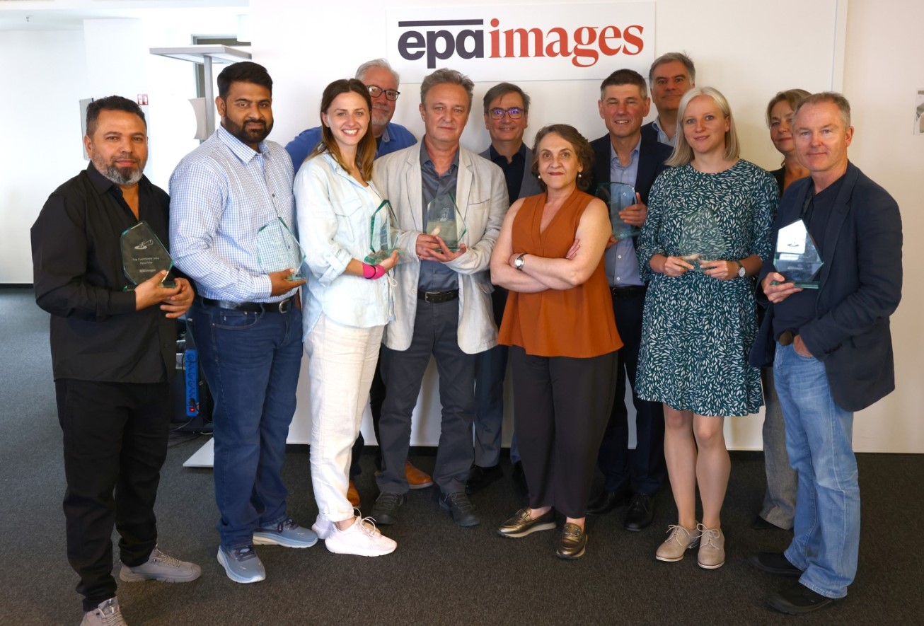 Fráncfort (Alemania), 03/06/2025.- Los galardonados en la segunda edición de los Premios EPA
