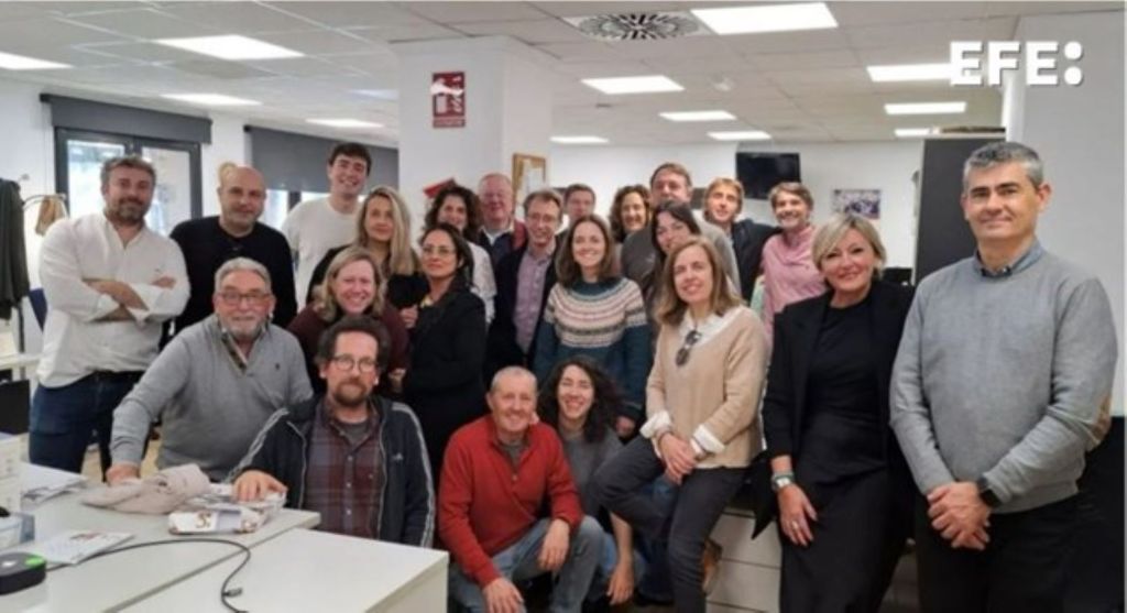 El equipo de la delegación de la Agencia EFE en la Comunitat Valenciana, galardonada con el Premio EFE por la cobertura informativa de la dana. EFE/Kai
