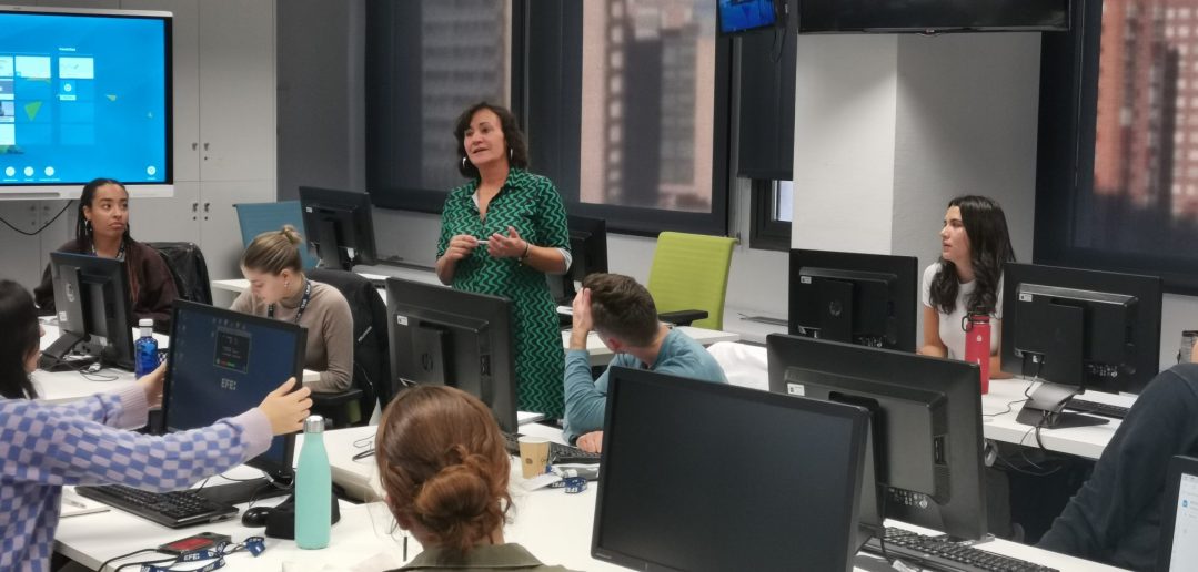 La periodista Sagrario Ortega, profesora del Máster EFE-UC3M, premio a una vida dedicada a informar sobre seguridad