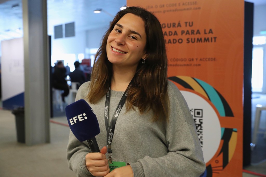 Eleana Lozano, ganadora del Premio de Periodismo Joven Manuel Barrios