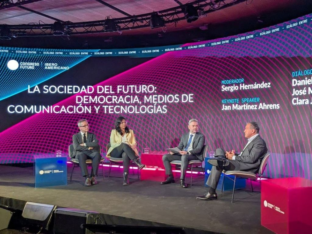 Sesión del Congreso Futuro Iberoamericano.jpg