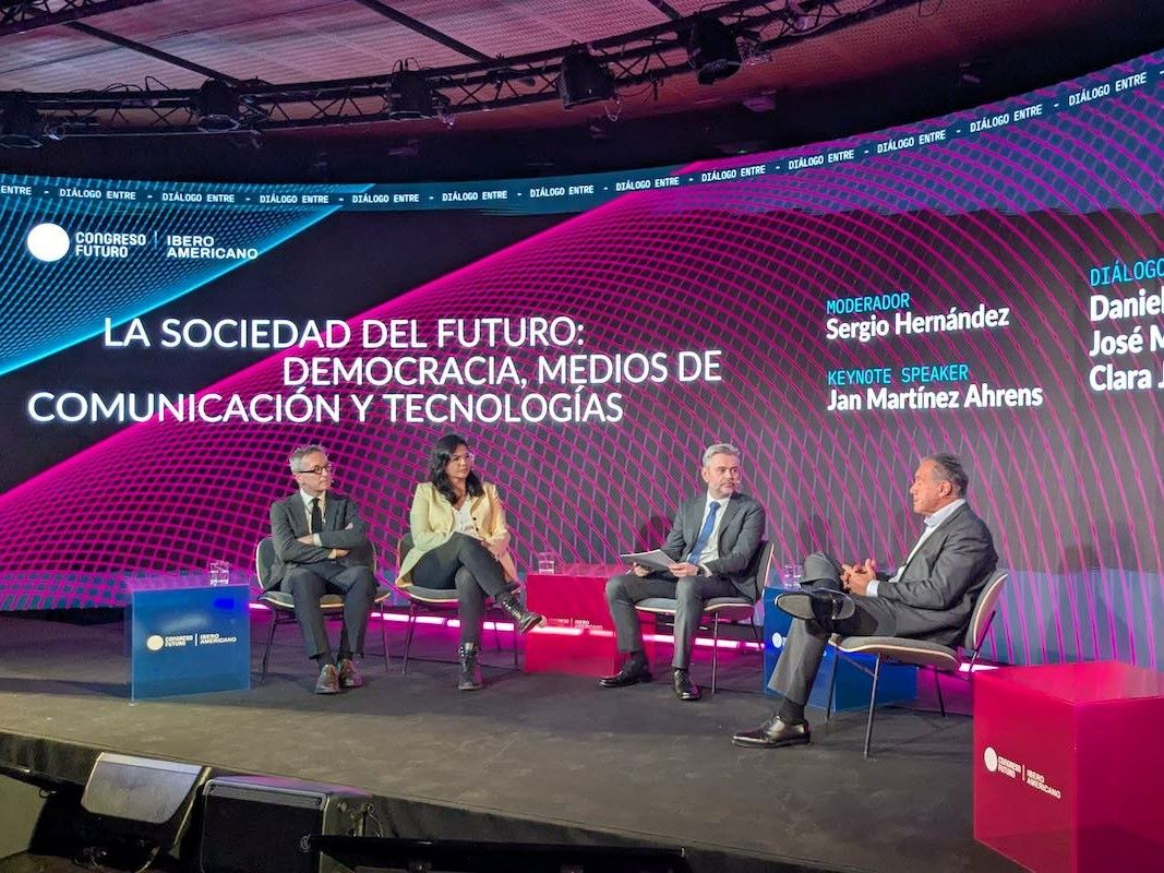 EFE modera un debate sobre medios, tecnología y democracia en el Congreso Futuro Iberoamericano