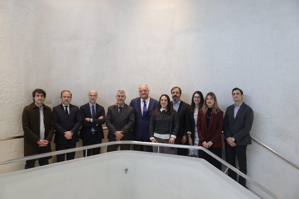 EFE y la Fundación “la Caixa” reúnen a periodistas formados en las 21 ediciones de sus programas de becas