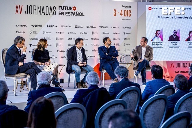 El director de Tecnología y Sistemas de la Agencia EFE, Juan Manuel Ruiz García, participa en una mesa redonda sobre el futuro de los medios de comunicación ante la IA