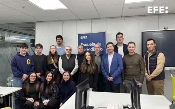 Alumnado del Máster de Periodismo Internacional de la Universidad Ramon Llull-Blanquerna visita la Agencia EFE