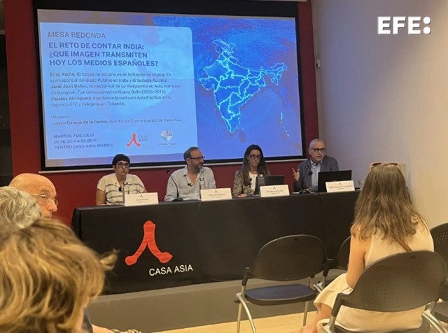 Paloma Almoguera, directora editorial de EFE para Asia-Pacifico, defiende que la Agencia cuenta la India “desde el terreno”
