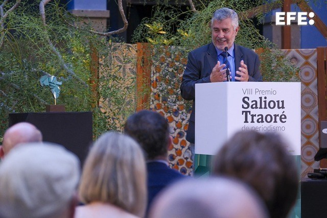 Las Palmas de Gran Canaria, 14/10/2026.- El presidente de la Agencia EFE, Miguel Ángel Oliver, durante el acto de entrega del galardón. EFE/ Ángel Medina G.
